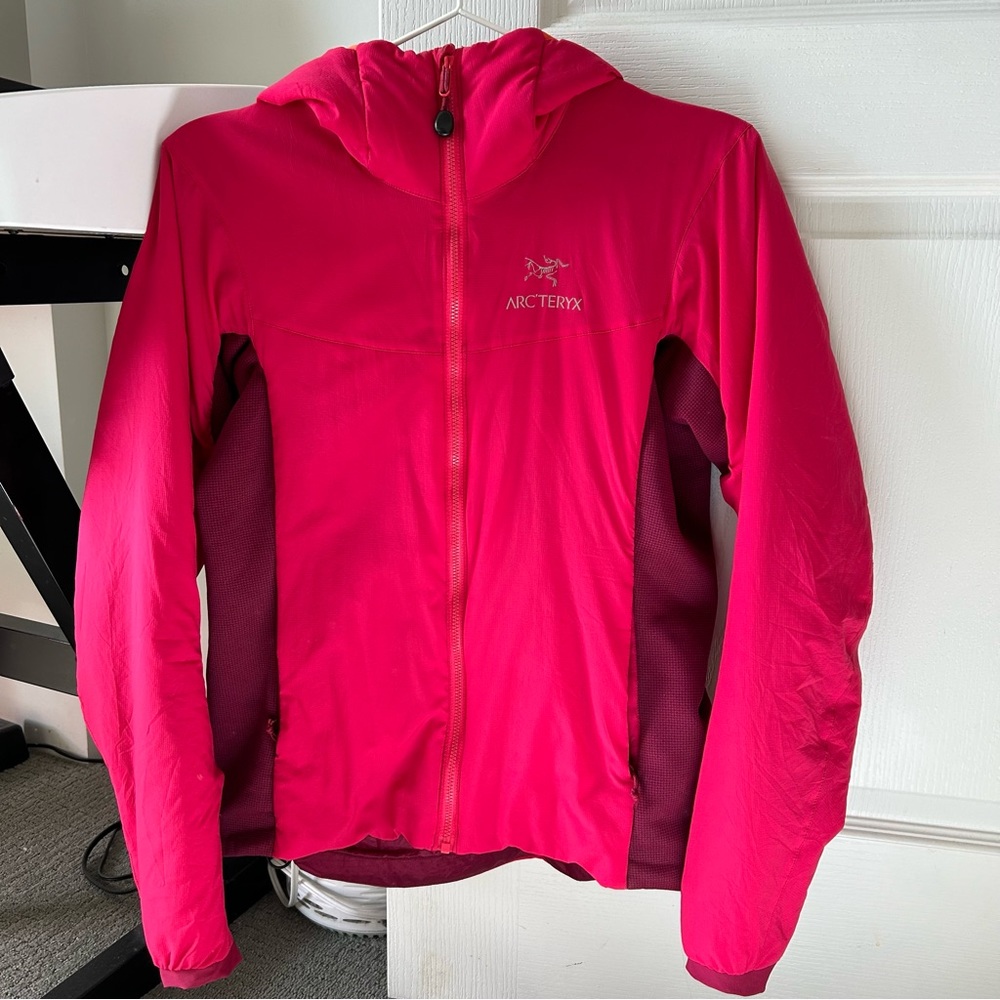 SOLD Arc’teryx Atom Hoody